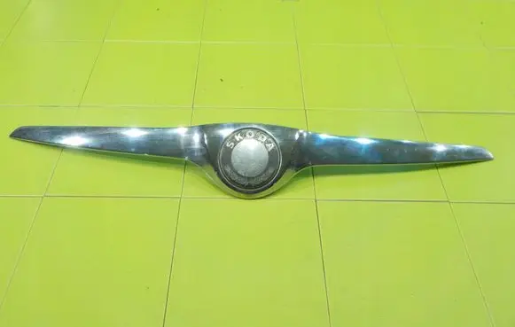 Skoda Fabia Mk2 (5J) Front bumper upper radiator grill 5J0853633 XP168