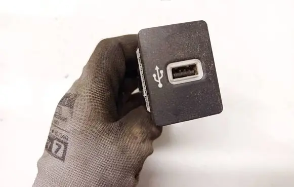 Ford Fiesta USB socket connector hs7t14f014ae