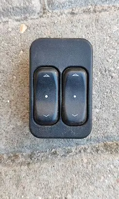 Opel Zafira A Electric window control switch 13363201 90561088