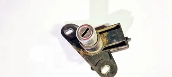 Mercedes-Benz C W203 Front door lock (next to the handle) 