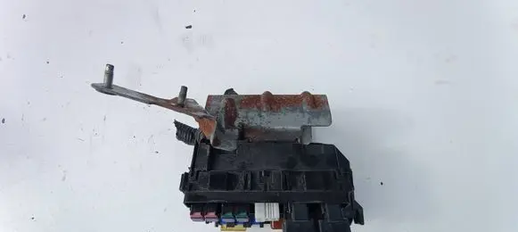 Nissan Qashqai Battery relay fuse 