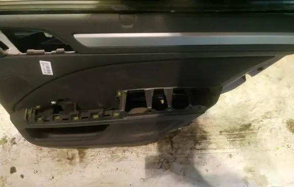 Skoda Superb B6 (3T) Rear door card panel trim