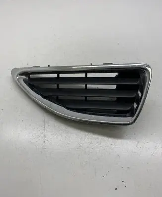Renault Megane I Front bumper upper radiator grill 7700428964