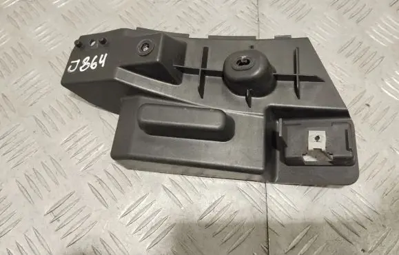Maserati Quattroporte Front bumper mounting bracket 670003324