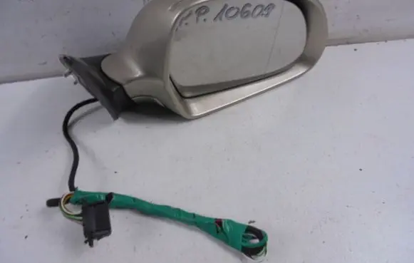 Skoda Octavia Mk2 (1Z) Manual wing mirror 020989