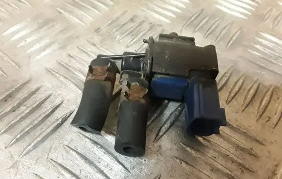 Nissan X-Trail T30 Turbo solenoid valve FDBD100