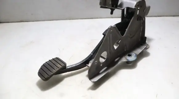 Clutch pedal