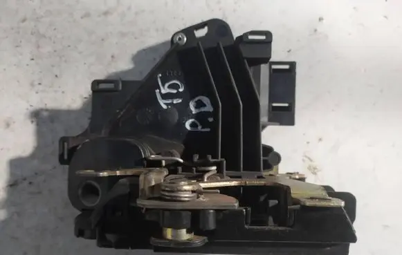 Volkswagen Multivan T5 Front door lock 3B1837016BR