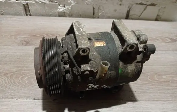 Volvo XC90 Air conditioning (A/C) compressor (pump) 8708581 30742206 P30742206