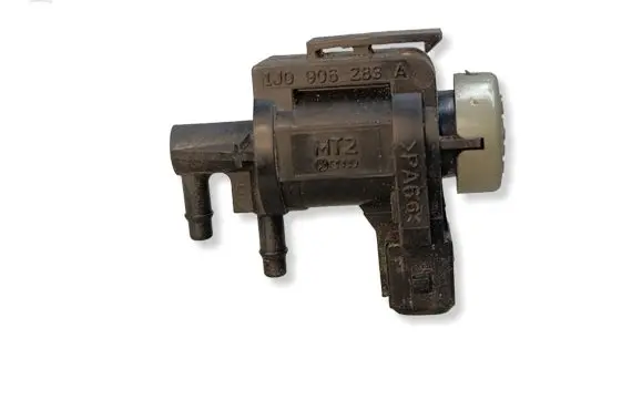 Audi A4 S4 B6 8E 8H Turbo solenoid valve 1J0906283A