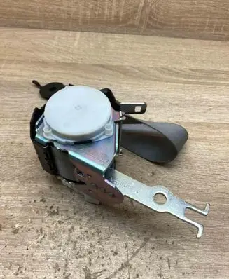 BMW 3 E90 E91 Front seatbelt 33035173B 34025938D
