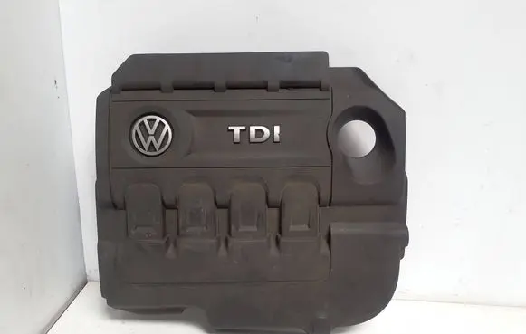 Volkswagen Golf VII Engine cover (trim) 04L103925 04L103925J
