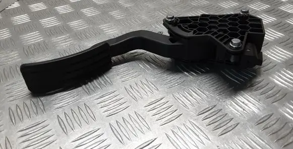 Renault Latitude (L70) Accelerator throttle pedal 0280755085 180050001R