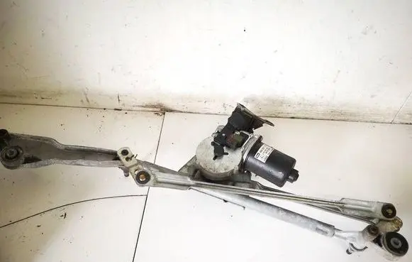 Front wiper linkage and motor