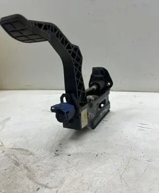 Volkswagen Golf IV Clutch pedal 1J1721321C