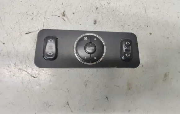 Mercedes-Benz ML W163 Electric window control switch A1638200326
