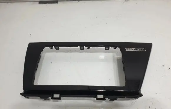 KIA Niro Radio/GPS head unit trim 