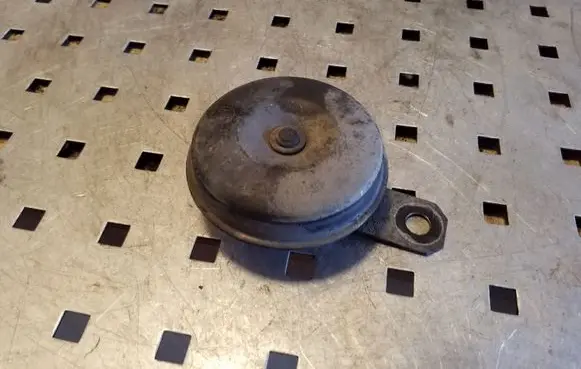 Toyota RAV 4 (XA20) Horn signal