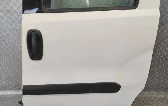 Opel Combo D Rear door