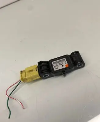 Suzuki Grand Vitara II Airbag deployment crash/impact sensor 3893065J30