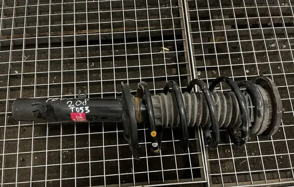 Peugeot 208 Front shock absorber/damper 3338014