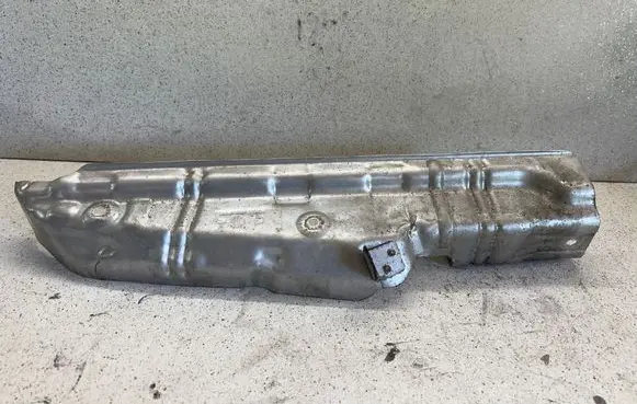 BMW X5 E70 Heat shield in engine bay 8511809
