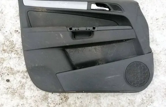 Opel Zafira B Front door card panel trim 13164484
