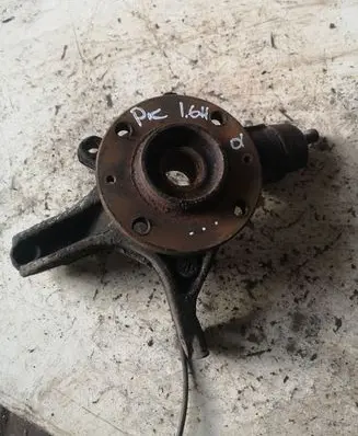 Citroen C4 I Picasso Front wheel hub