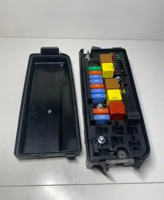 Opel Signum Fuse module 13144709 116788