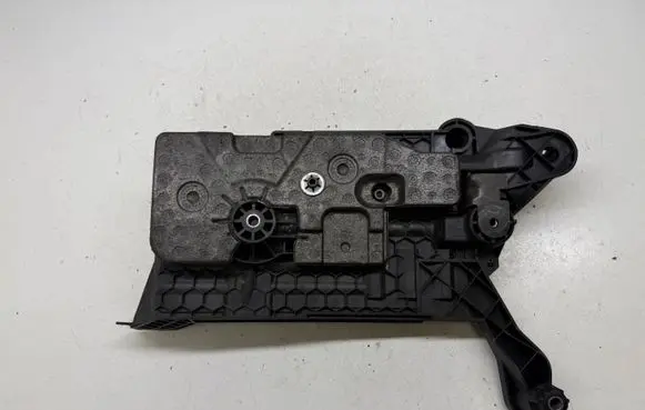 Battery bracket