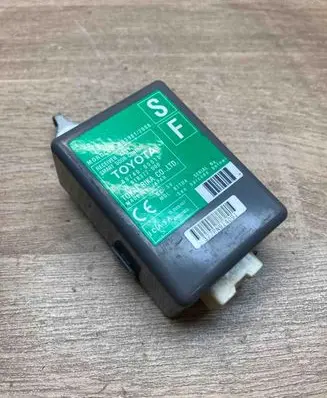 Toyota Avensis T270 Door control unit/module 8974005010 61B377000