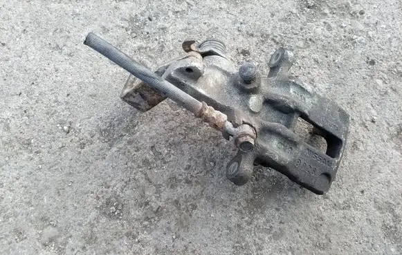 Nissan Almera N16 Rear brake caliper