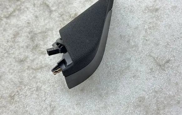 Front door high frequency speaker