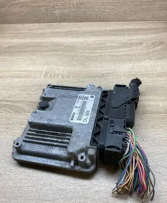 Opel Vectra C Engine control unit/module ECU 55201790 0281012869