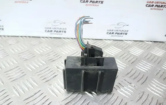 Peugeot 406 Electric power window relay 9624799080 73642002