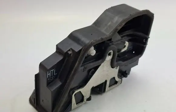 BMW X3 E83 Rear door lock 7167075 A046998