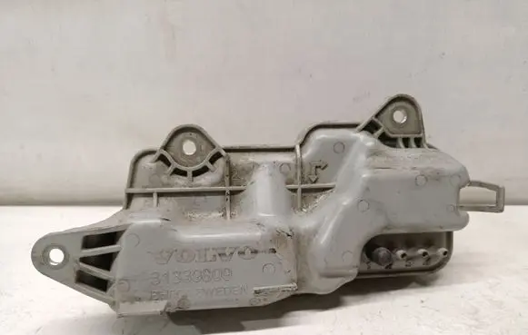 Vacuum air tank
