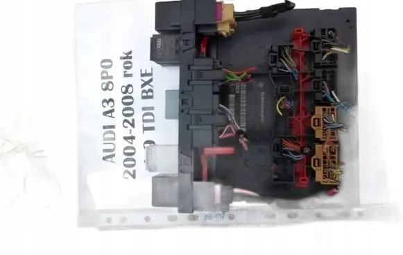 Audi A3 S3 8P Comfort/convenience module 8P0907279E