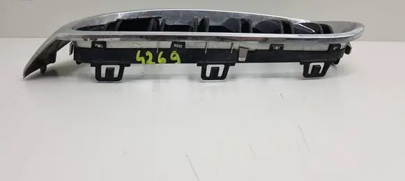 BMW M4 F82 F83 Front bumper upper radiator grill 8068581