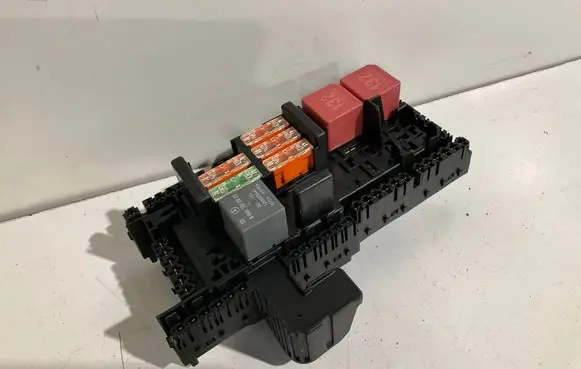 Mercedes-Benz C W205 Fuse box set A2059068501 529881F08 162212059