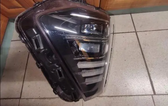 Hyundai Kona I Headlight/headlamp 92101HF130