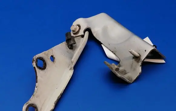 Cadillac CTS Engine bonnet/hood hinges 25701117 25701117r