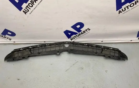 Mercedes-Benz B W246 W242 Front bumper mounting bracket A2468850365 11279981 270010003