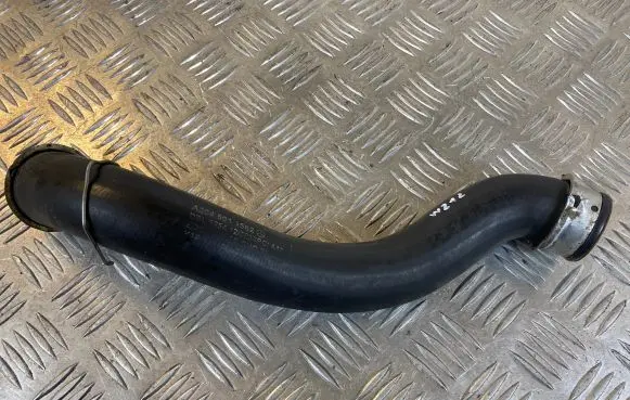 Mercedes-Benz E W212 Engine coolant pipe/hose A2045011582
