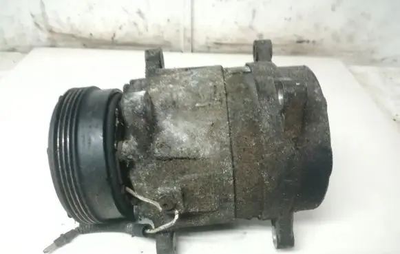 Renault Scenic I Air conditioning (A/C) compressor (pump) 7700273320