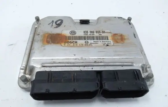 Volkswagen PASSAT B7 Engine control unit/module 038906019DM 28SA4551 0281010470