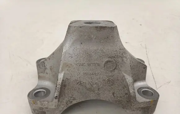 MG ZS Engine mounting bracket 10884499