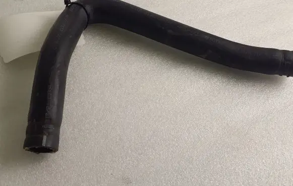 Nissan Qashqai J12 Engine coolant pipe/hose 213070567R