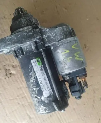 Volkswagen Golf V Starter motor 02T911023S