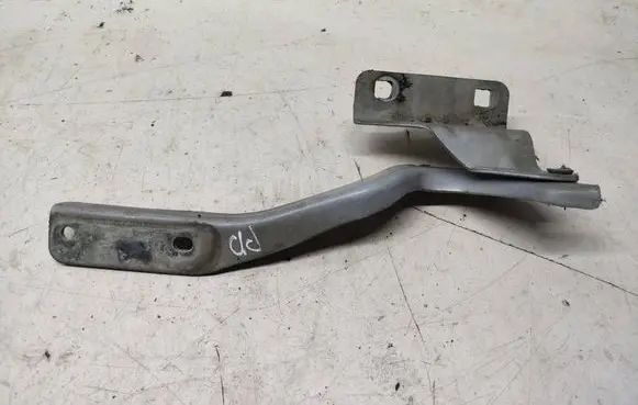 Nissan Qashqai Engine bonnet/hood hinges